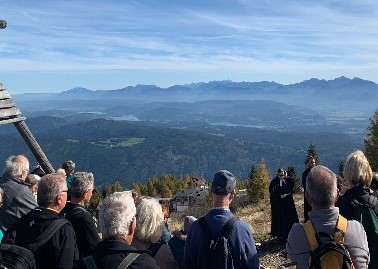 Gruppe beim Berggottesdienst